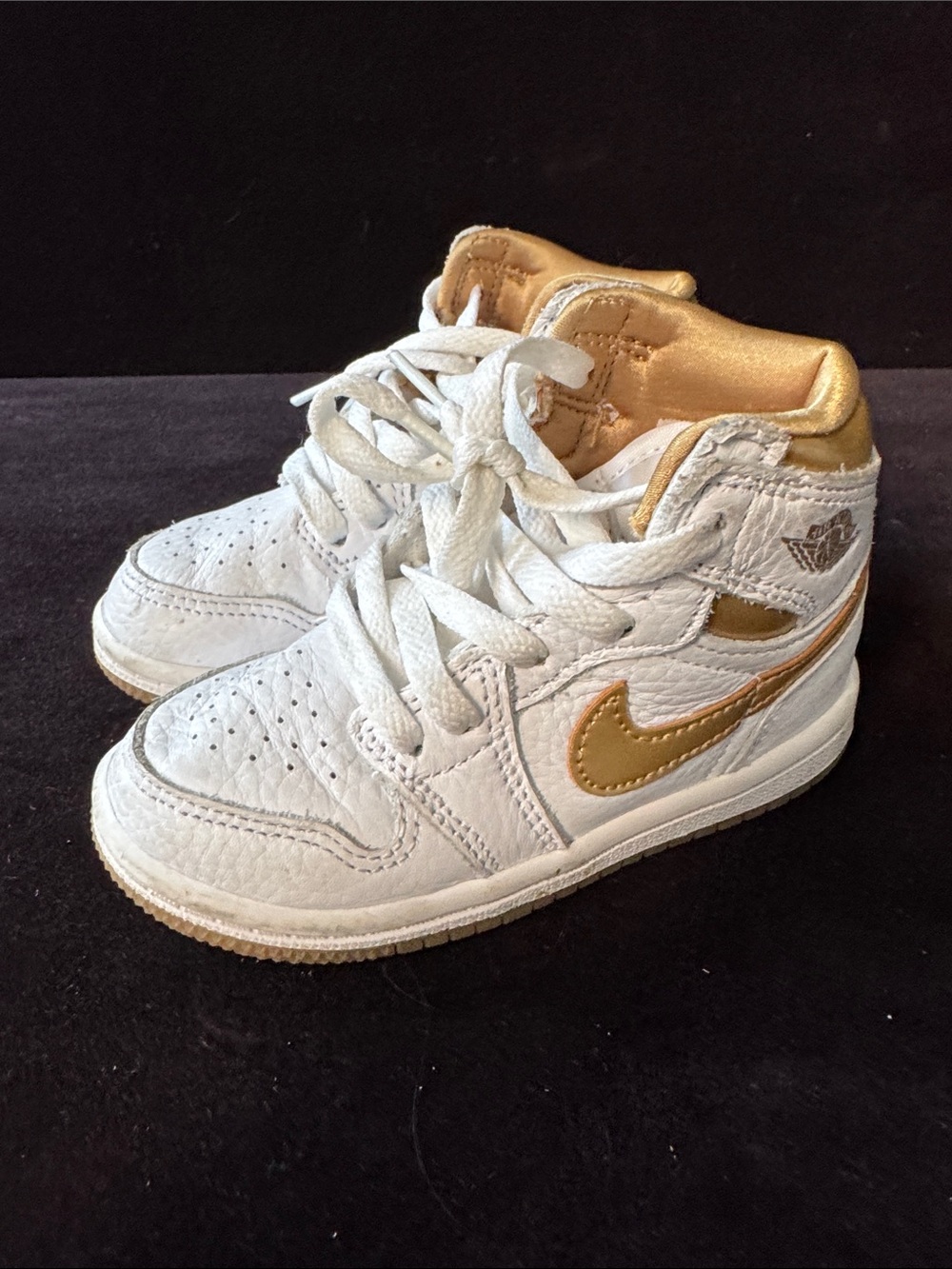 Jordan 1 Retro High OG Metallic Gold Toddler Sneakers Size 7C